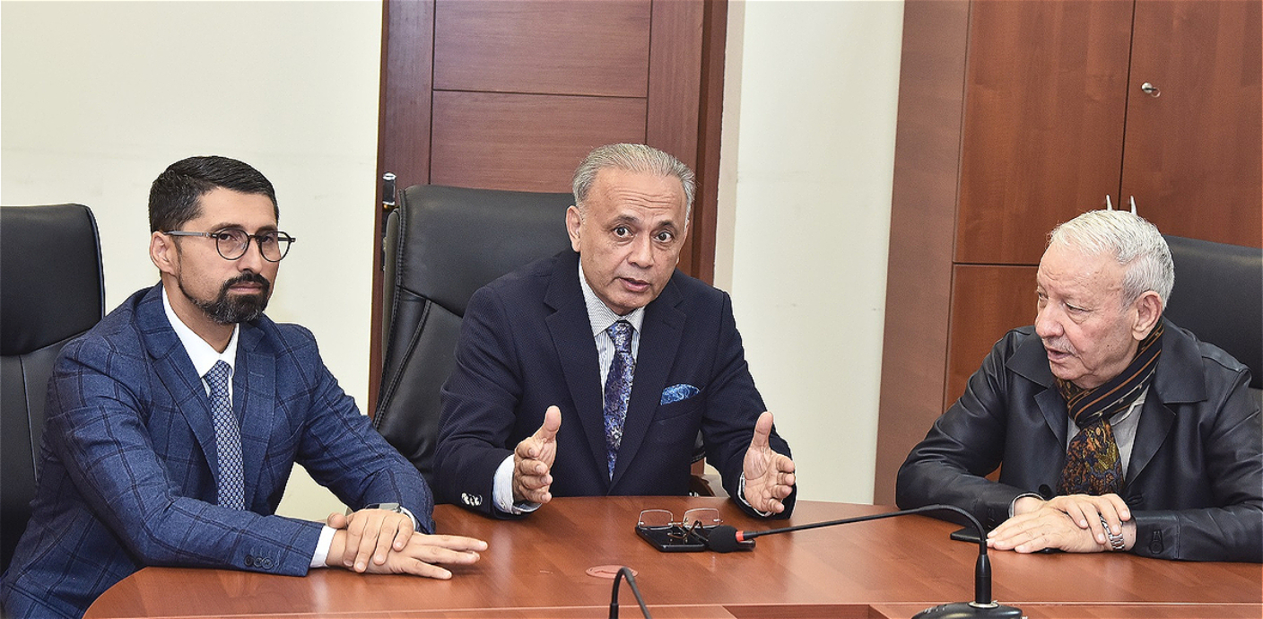 Rəhman Hacıyev Qarabağın dirçəlişinə töhfə verəcək gənc rəssamlarla görüşüb